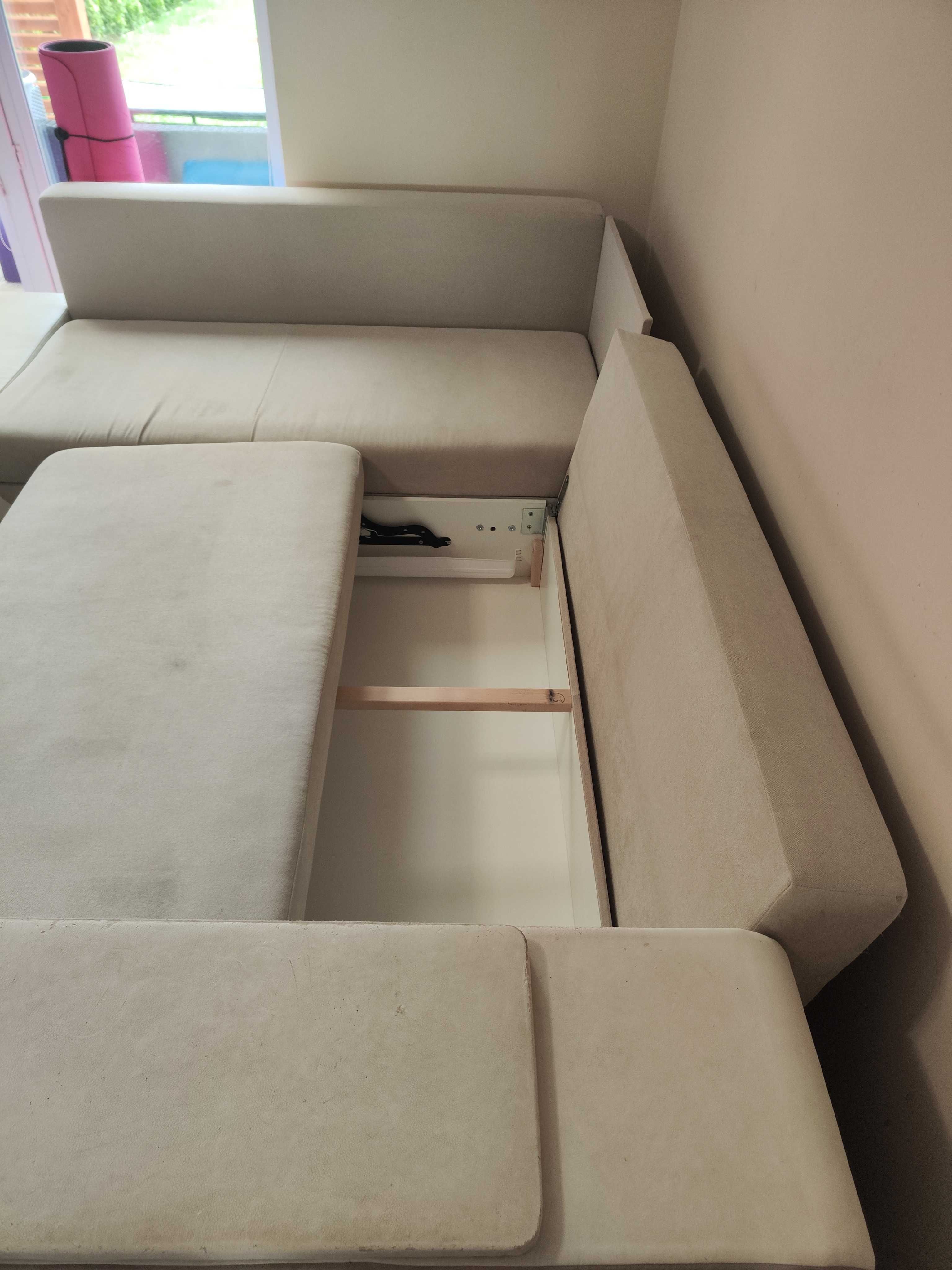 Sofa-rogówka stan dobry, warta uwagi.