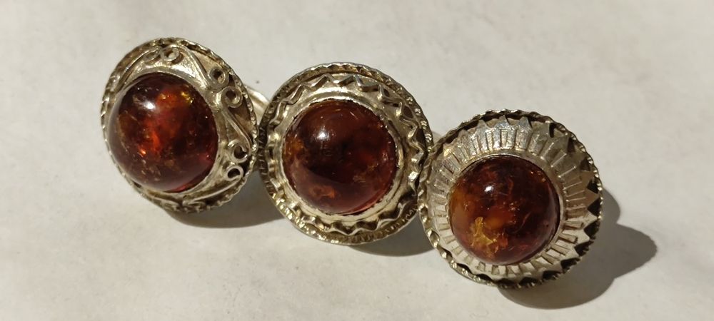 Posrebrzane pierścionki z bursztynem z PRL-u