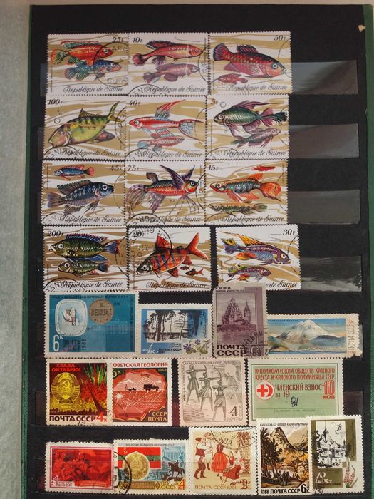 Альбом марок разной тематики.