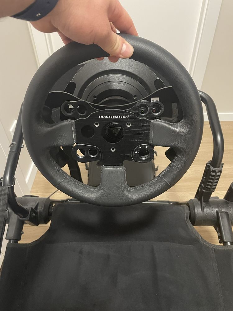 Kierownica Thrustmaster TX + fotel Next Level Racing FS Lite