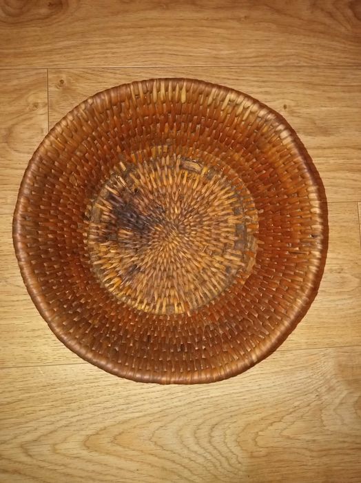 Stary koszyczek pleciony