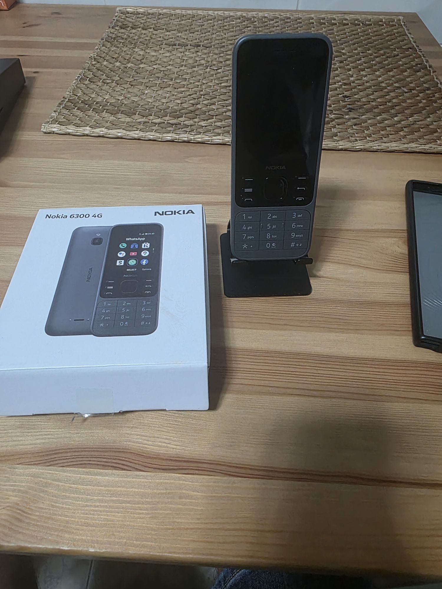Telemóvel Nokia 6300 4G