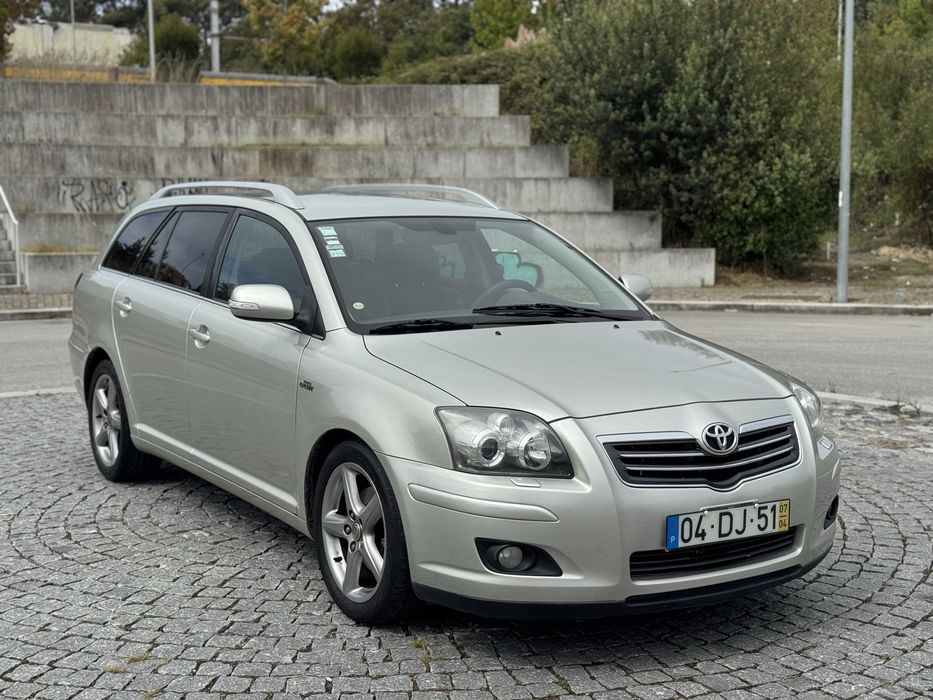 Toyota avencis 2.2 D-cat D4D full extras