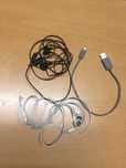 Auriculares e cabos de telefone diversos