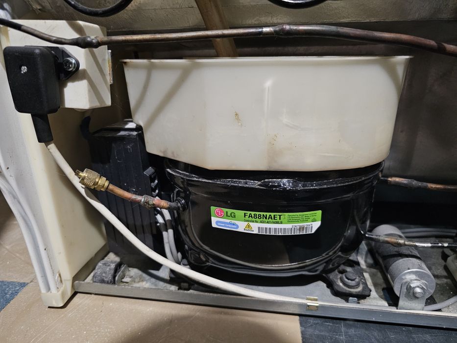 Двухкамерний холодильник Liebherr CP 4056 Premium A++ Інверторний