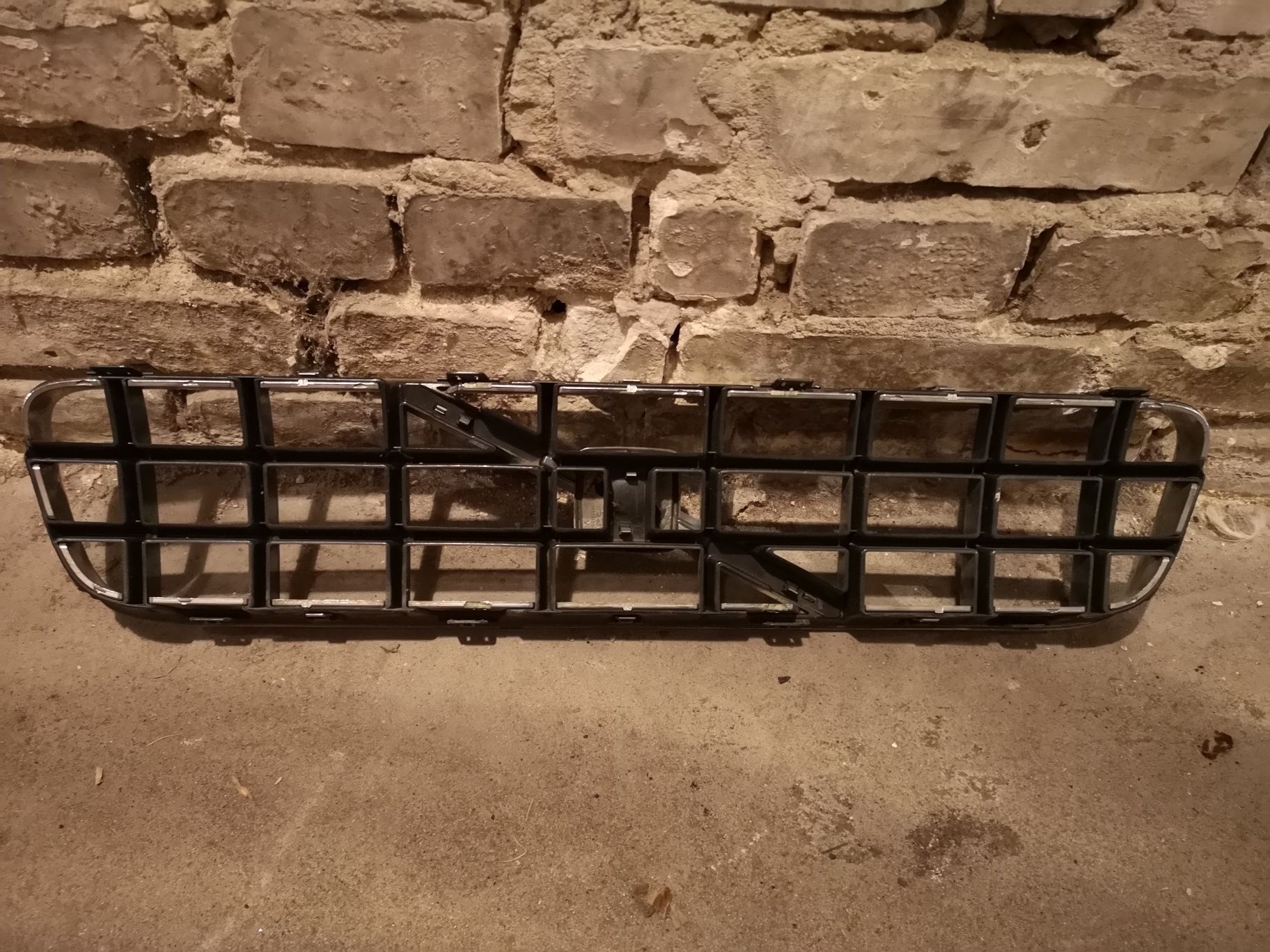 Grill atrapa Volvo c70