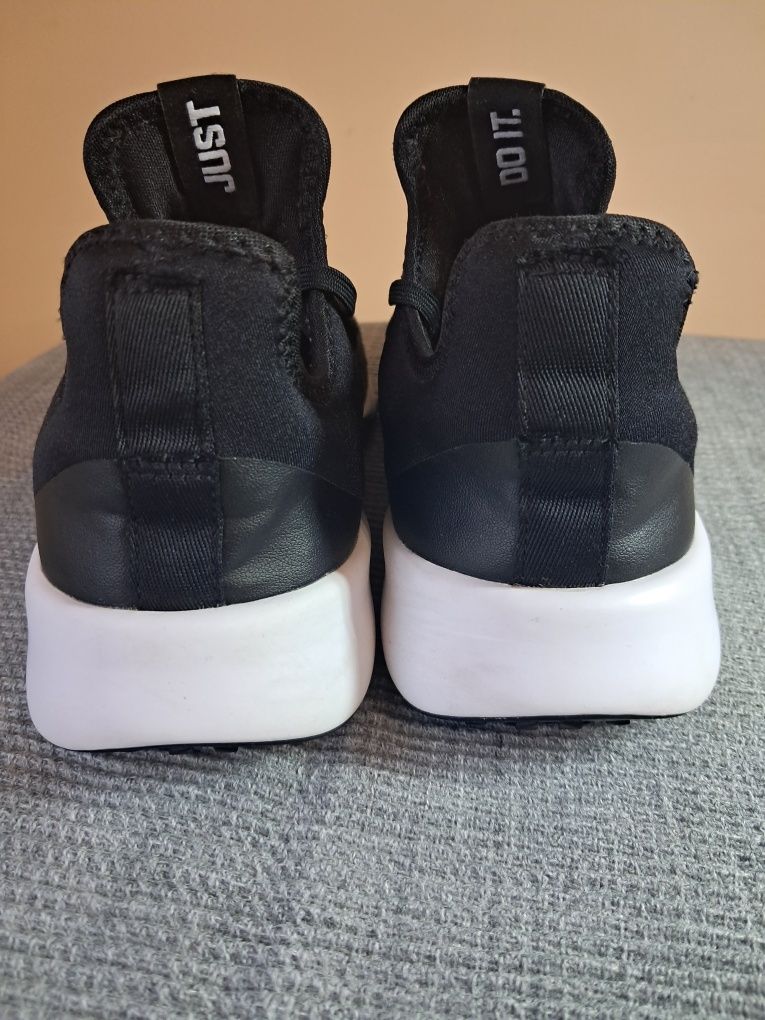 Nike Foundation Elite р 40,5
Розмір 40,5
Устілка 26 см
Б/у стан ідеал