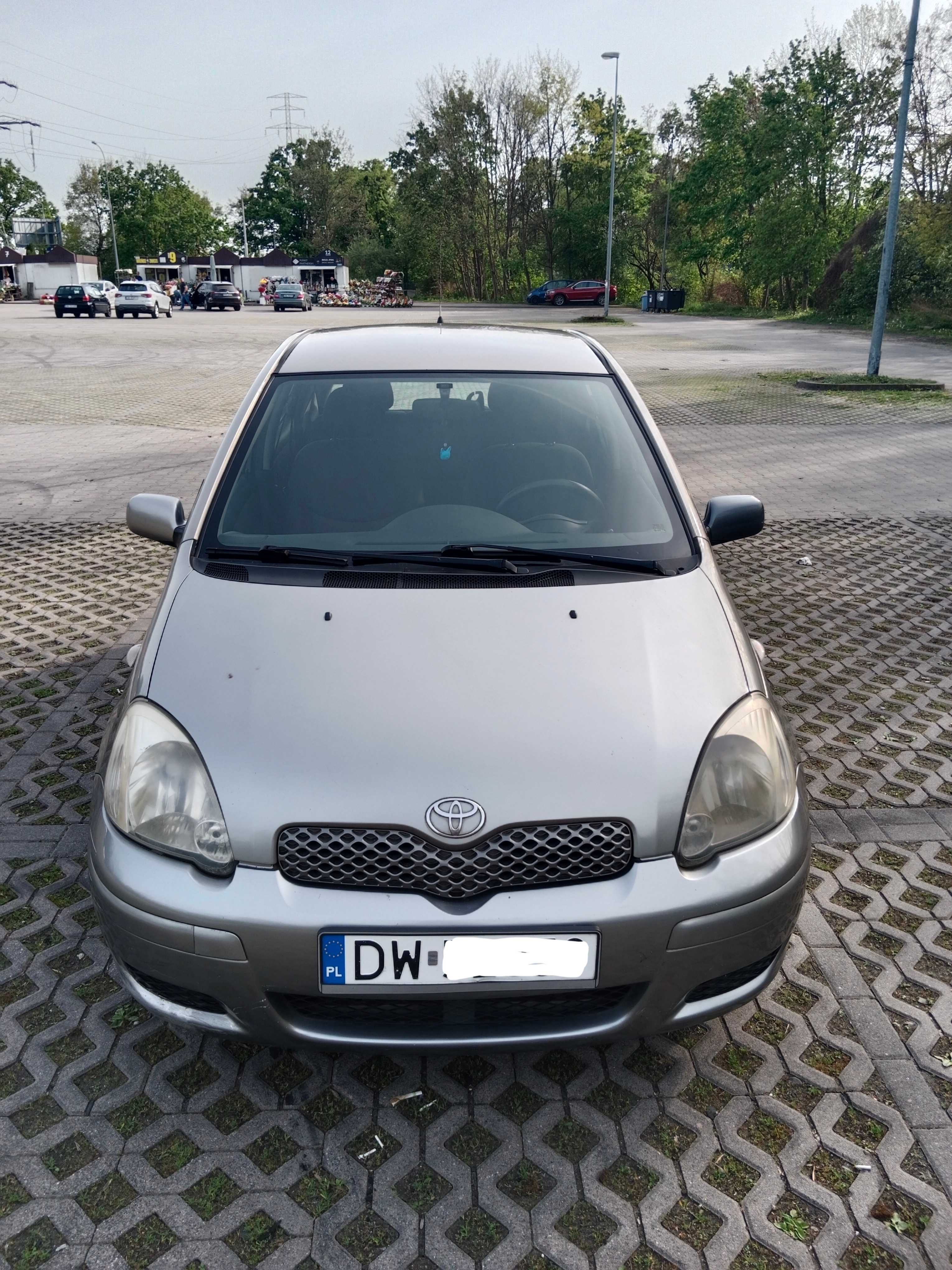 Toyota Yaris I rocznik 2003 przebieg 190,5 tys. km