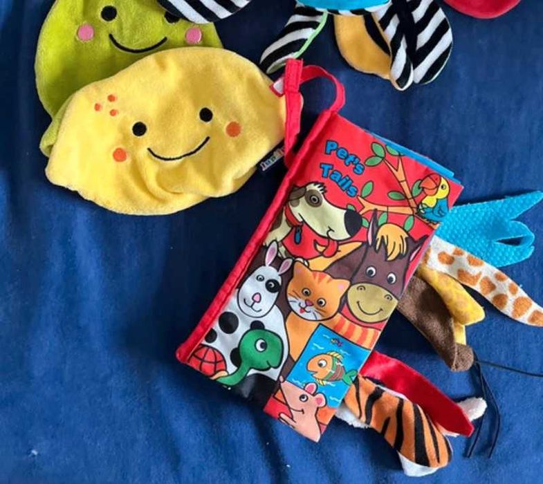książeczka z ogonami, zabawki sensoryczne
