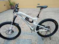 Vendo bicicleta santa cruz nomad ou troco