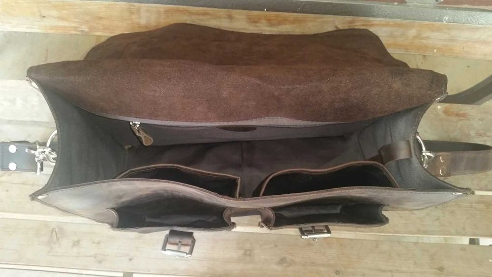 Шкіряна сумка в стилі satchel, США