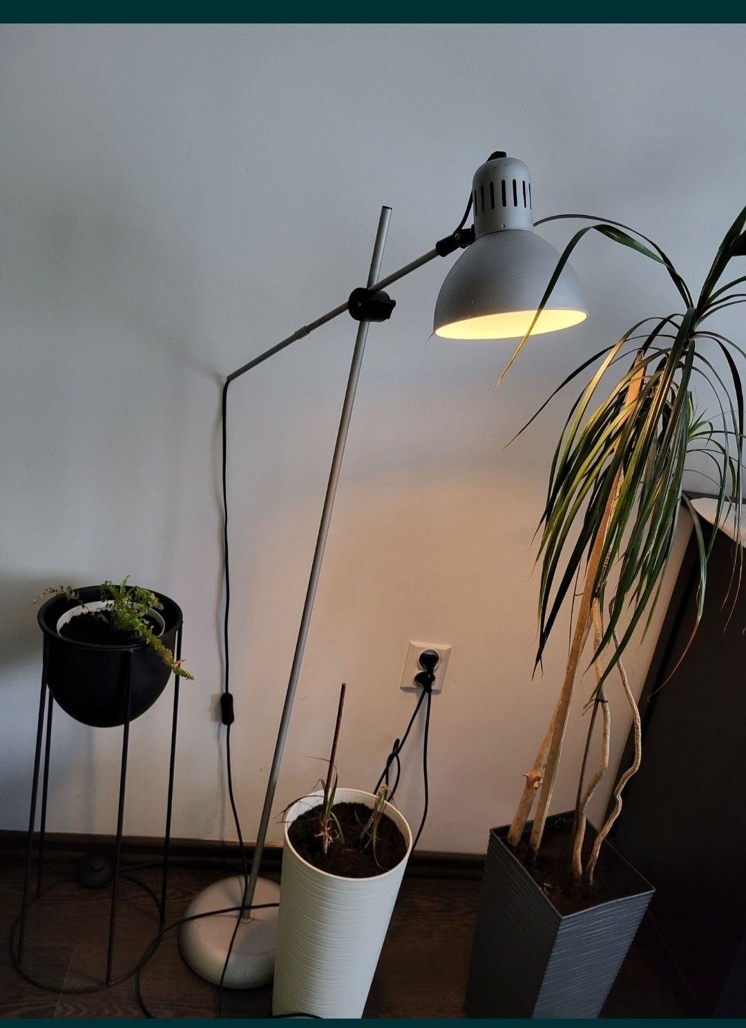 Lampa stojąca podłogowa led ikea szara regulowana