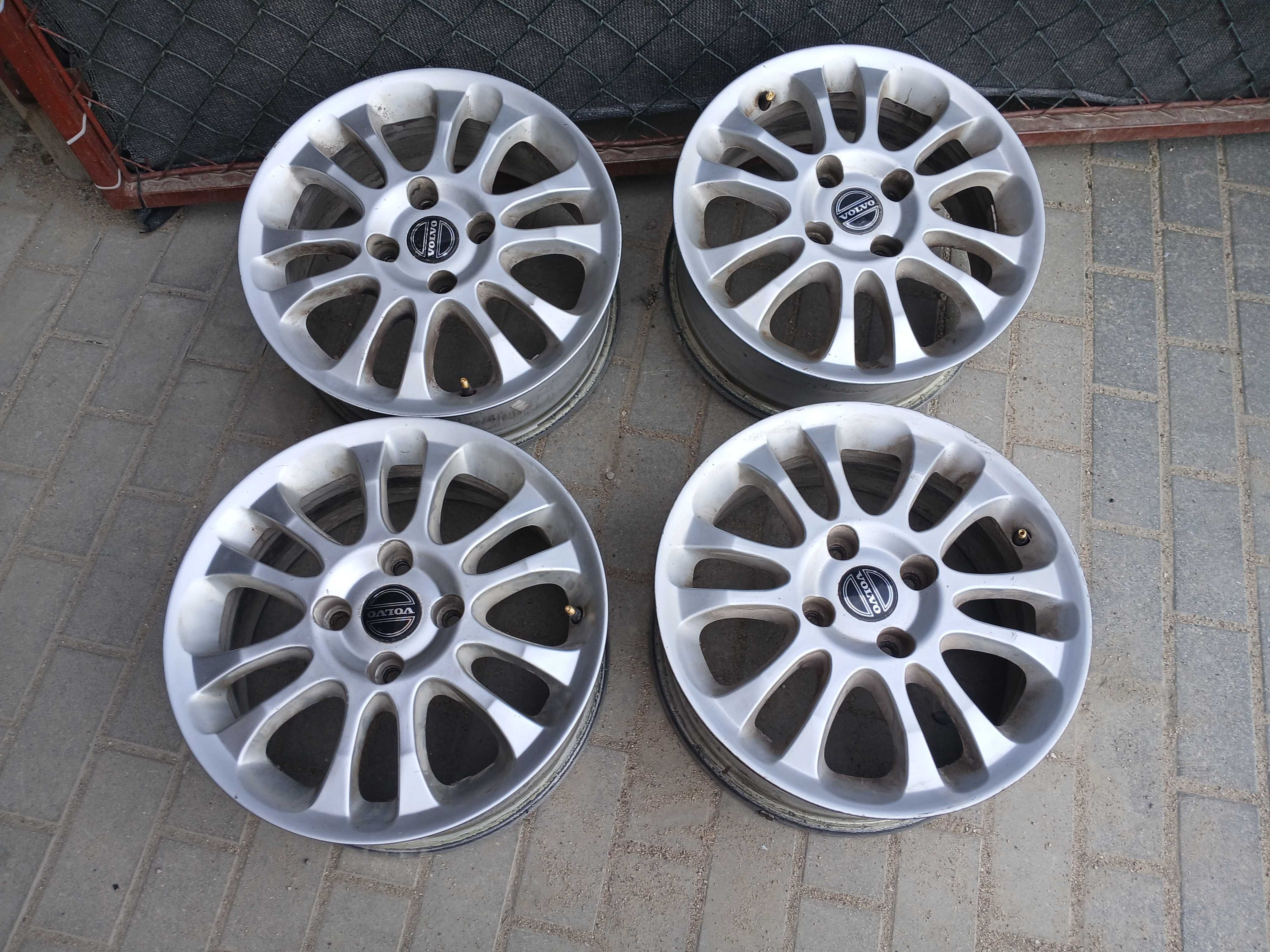 4x felgi R16 4x114,3 Volvo S40 V40 Mitsubishi