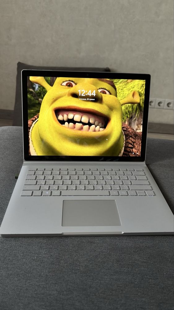 Microsoft surface book 2, i7, 16GB, 512GB, GTX1050
