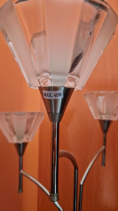 Lampa stojąca ze ściemniaczem