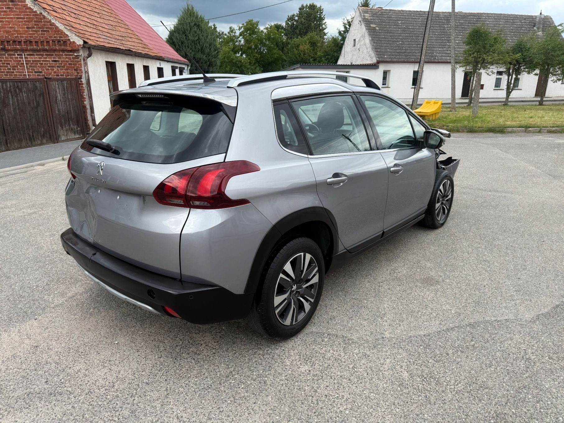 Peugeot 2008 Nawigacja półskóra