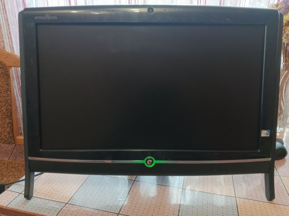 Моноблок Acer eMachines EZ1700 не працює підсвітка