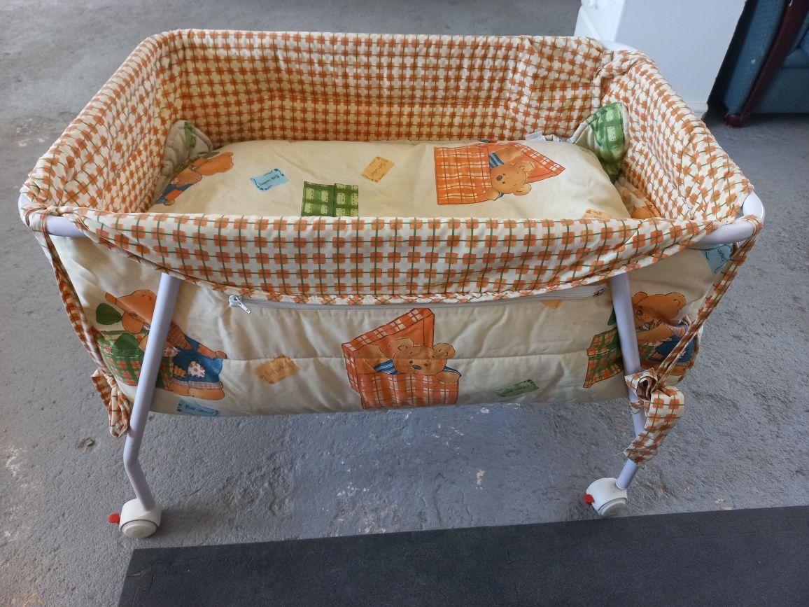 Berço de recém-nascido portátil com rodas 80x50cm