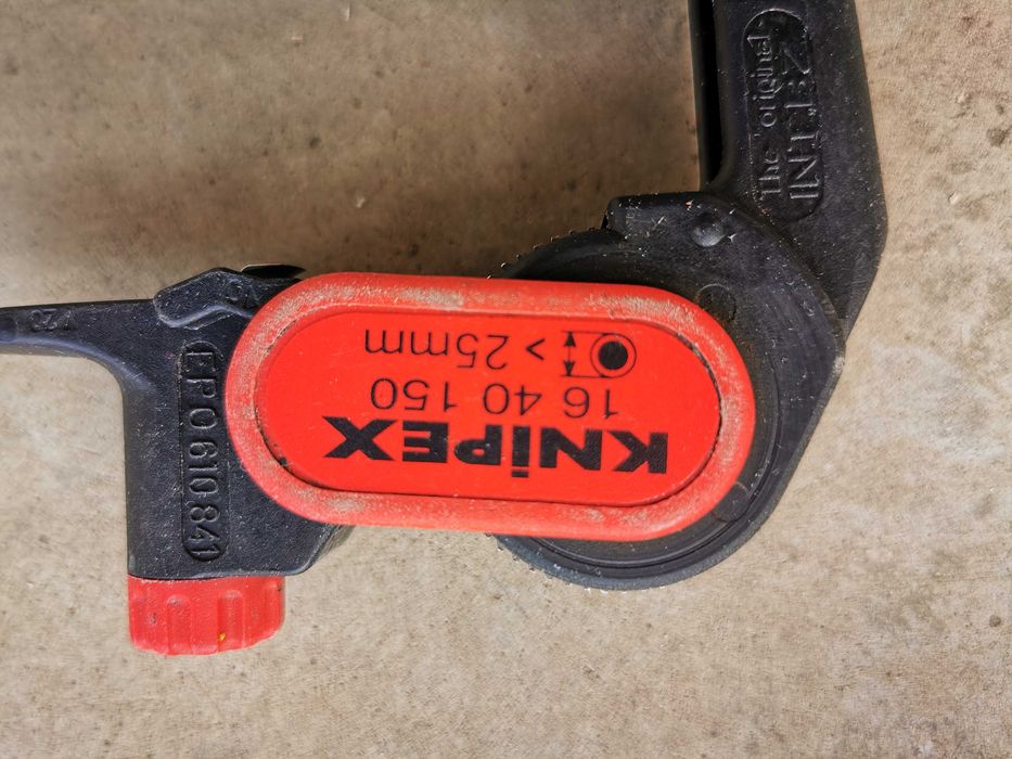 Narzędzie do ściągania izolacji KNIPEX