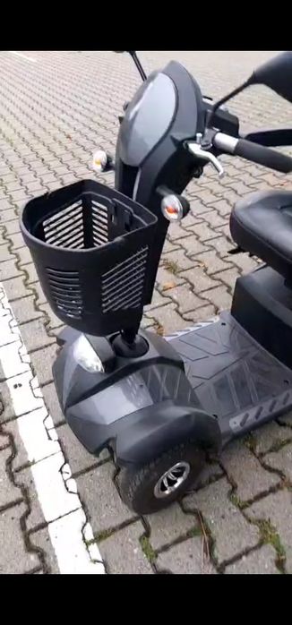 Електричний скутер для інвалідів