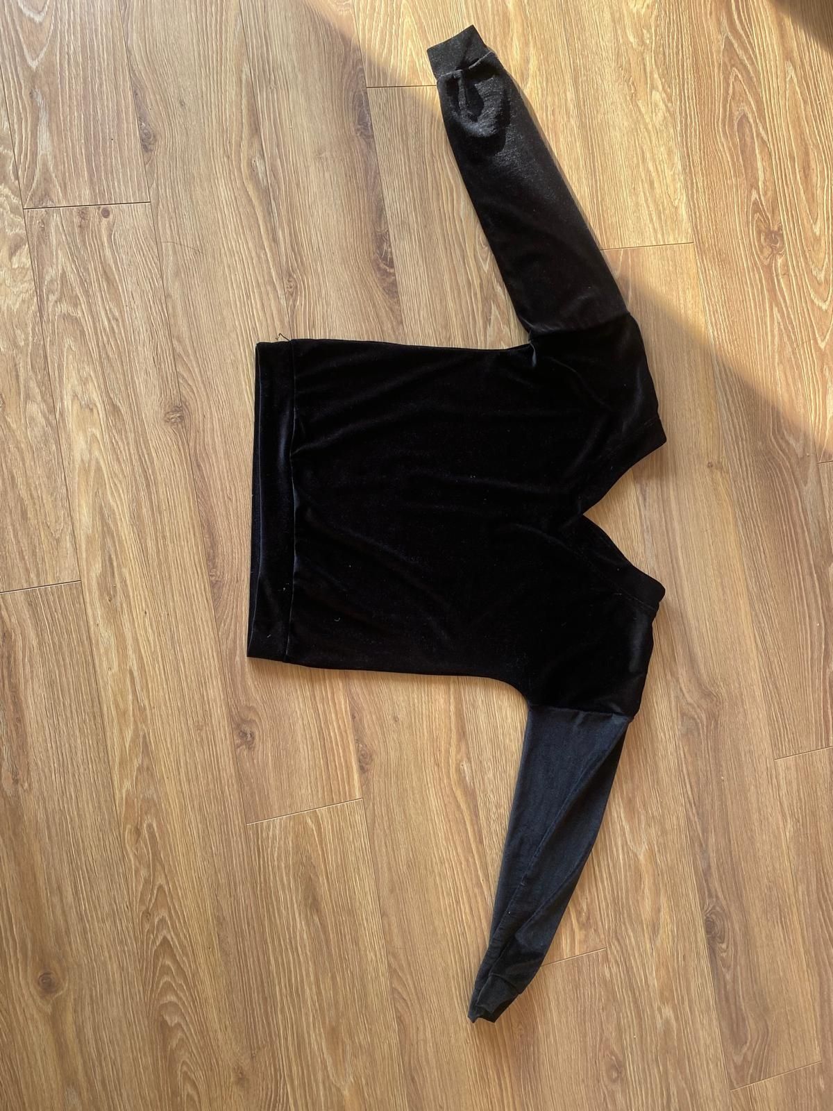 Dres damski welurowy rozmiar M