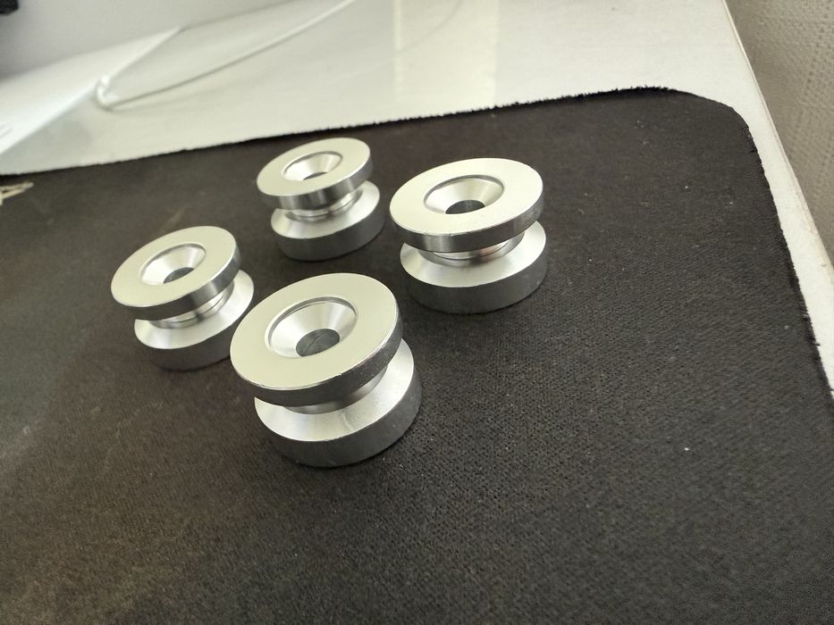 Podkładki dystansowe pod kufer rolki dystanse shad sw motech