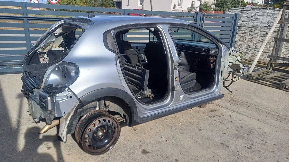 citroen c3 iii 2019 rok blotnik tył prawy lewy  prog  dach ćwiartka