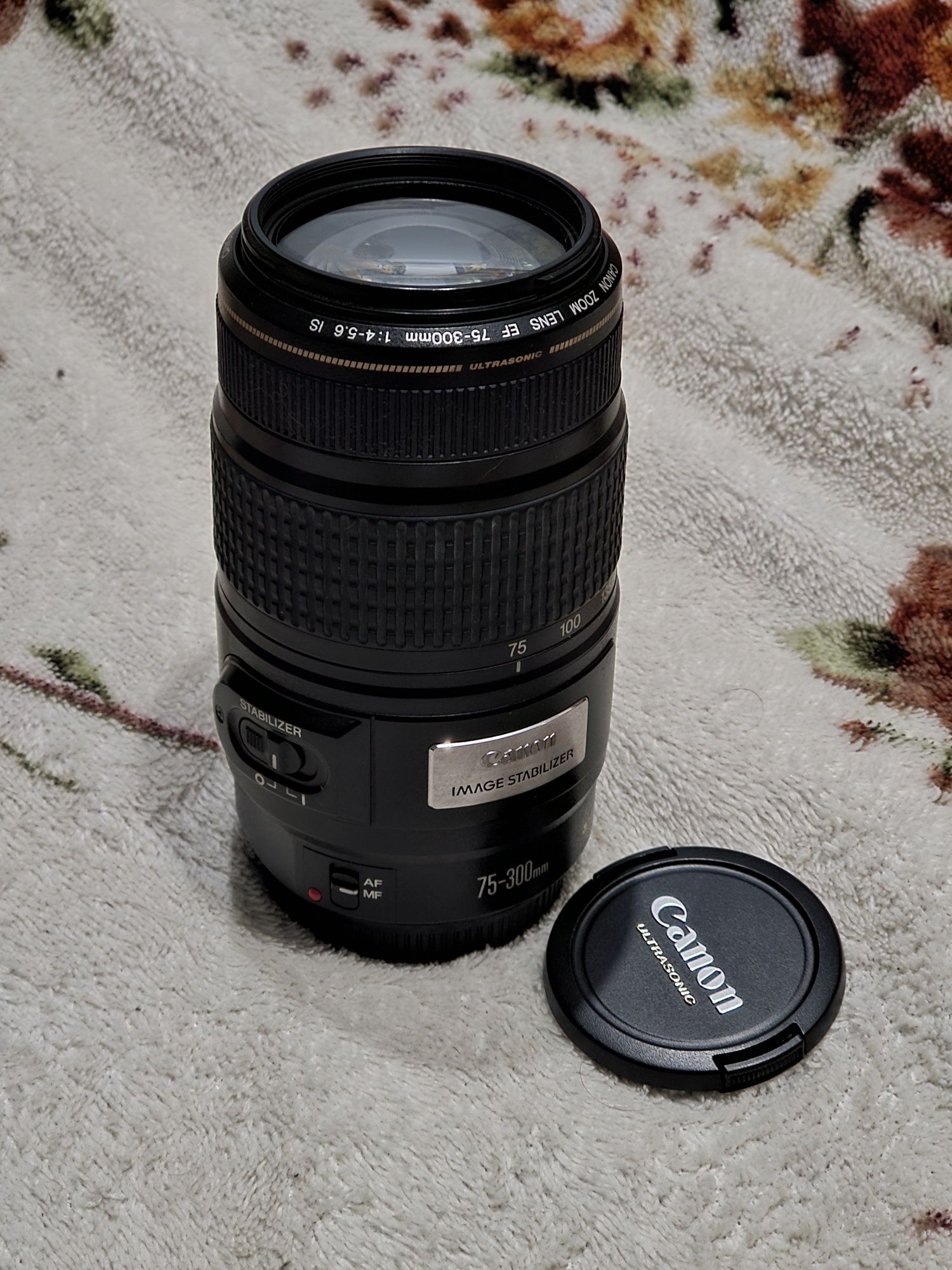 Canon EF 75-300mm f/4-5.6 IS USM