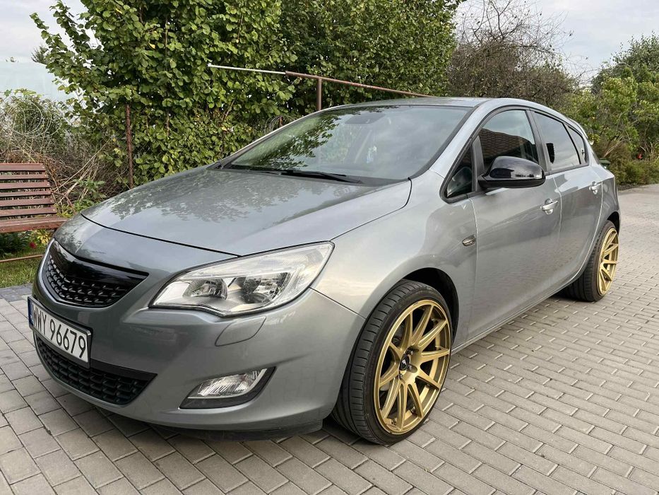 Opel Astra J 2010