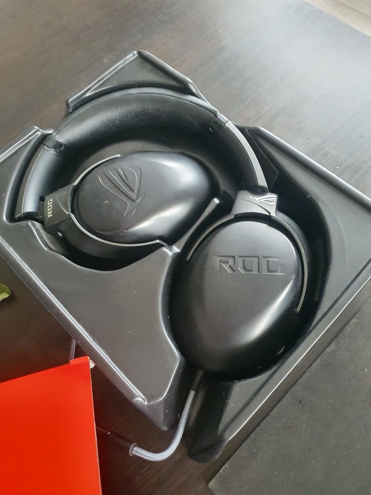 Навушники ROG STRIX Go Core