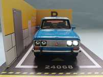 Nowy metalowy model Lada 2103 skala 1:24 z garażem