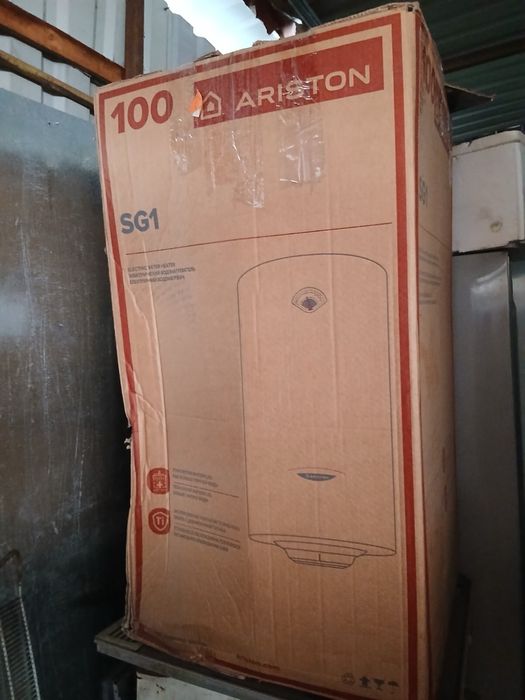 Бойлер Ariston модель sg 1 100 літрів