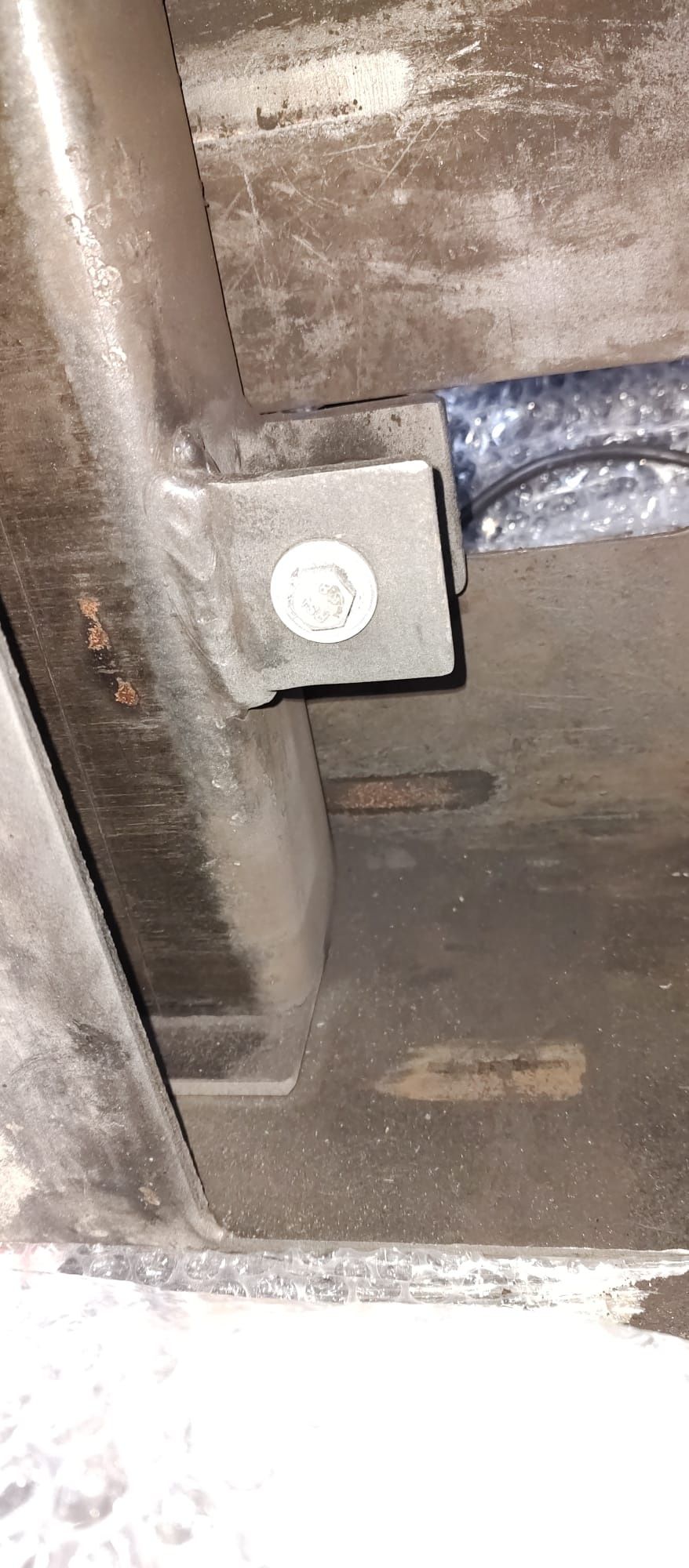 Mans podajnik tłokowy do kotła wraz z motoreduktorem Besel 63-4C2