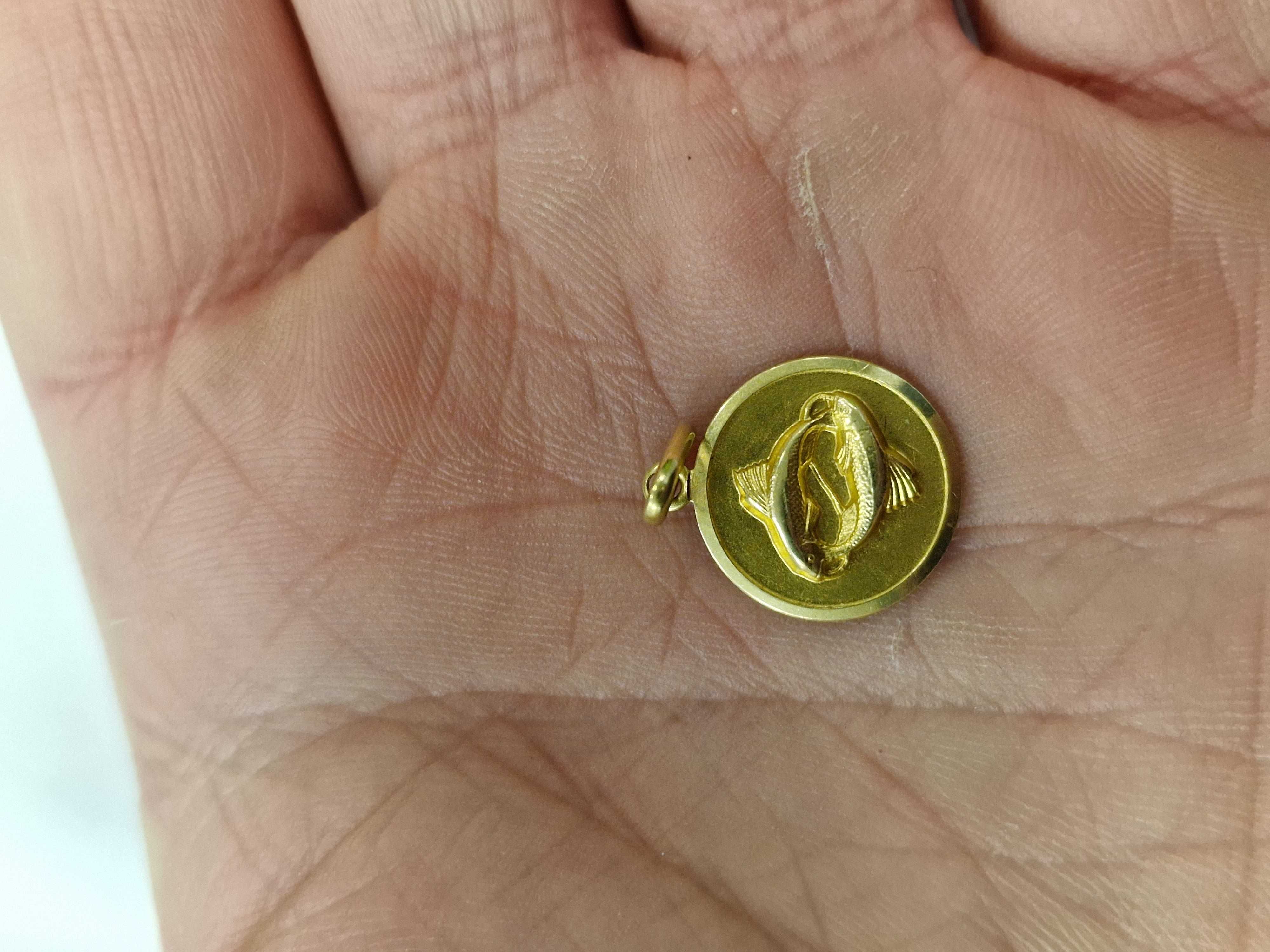 Złoty wisiorek/ Znak Zodiaku/ Ryby/ 750/ 2.20 gram