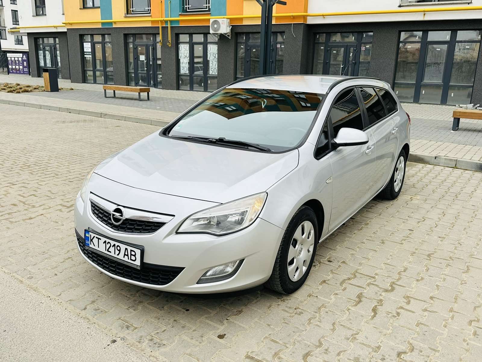 Opel astra sport tourer 2011 1.3 cdti