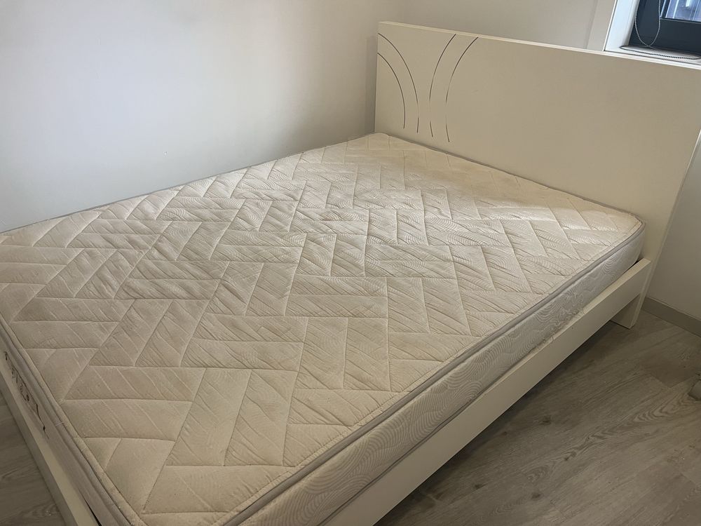 Cama casal com colchao