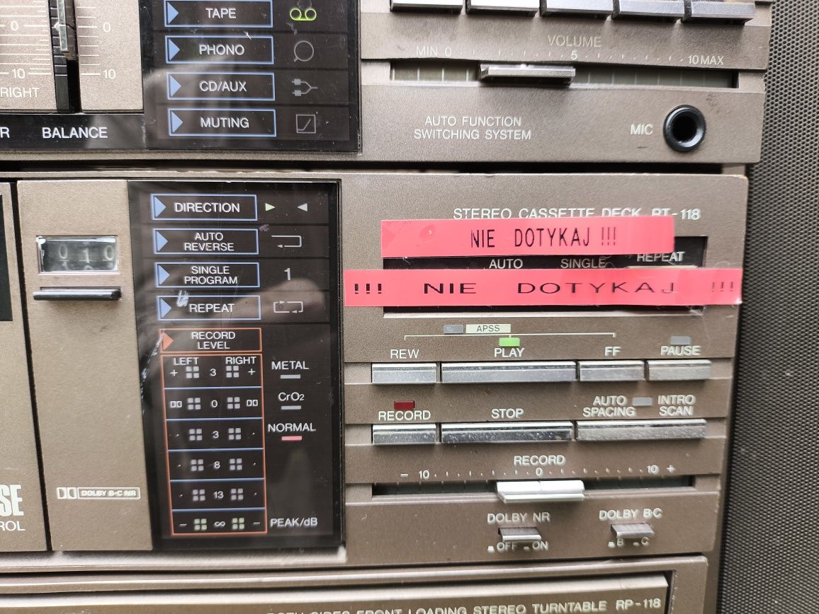 MIDI wieża Sharp 118H.