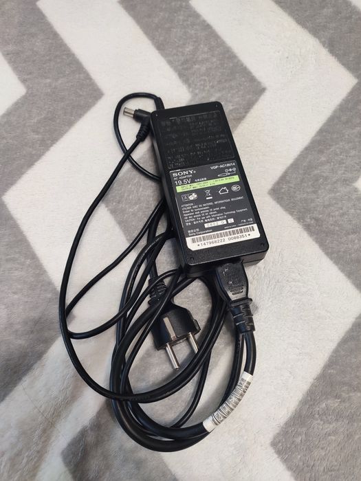 Блок живлення зарядка Sony 19,5V 4,7А / ОРИГІНАЛ /