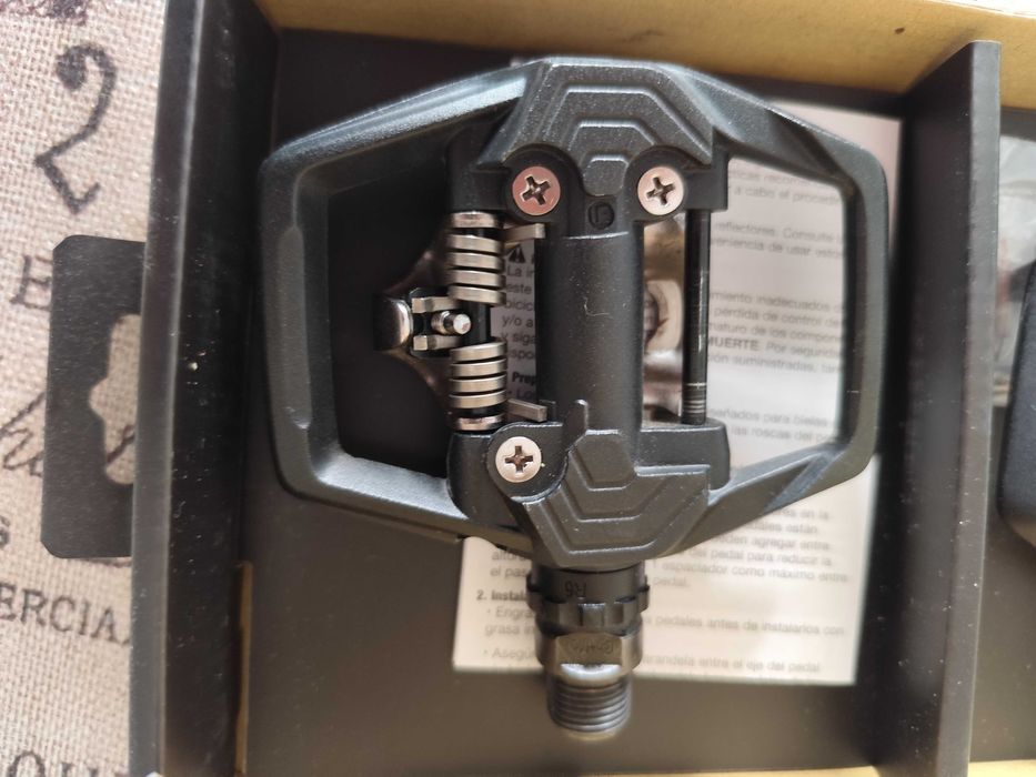 Pedały rowerowe zatrzaskowe SHIMANO PD-ME700