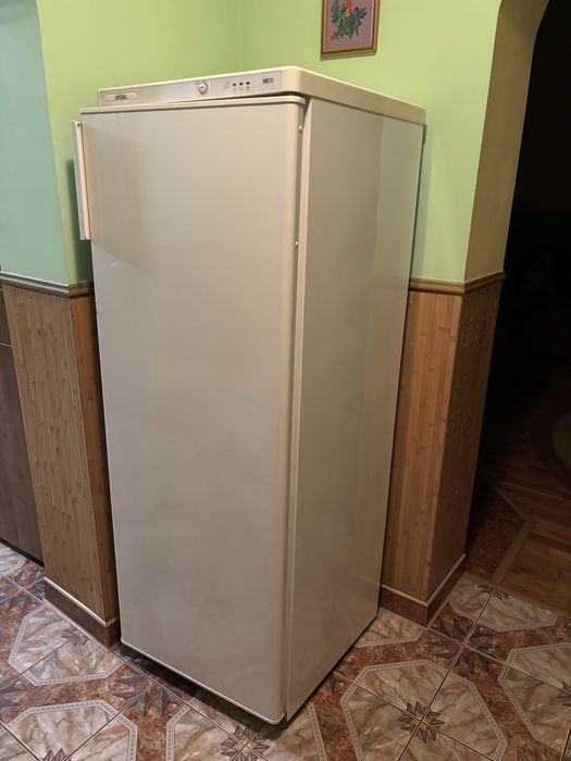 Морозильна камера Siltal – містка, у робочому стані!