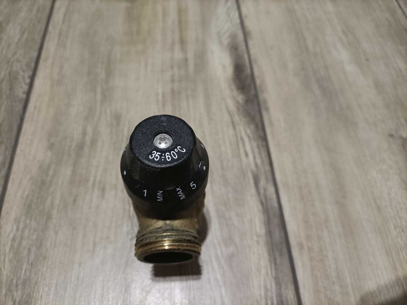 Zawór mieszający termostatyczny 3/4'' 35-60st trójdrogowy KVS 2,5