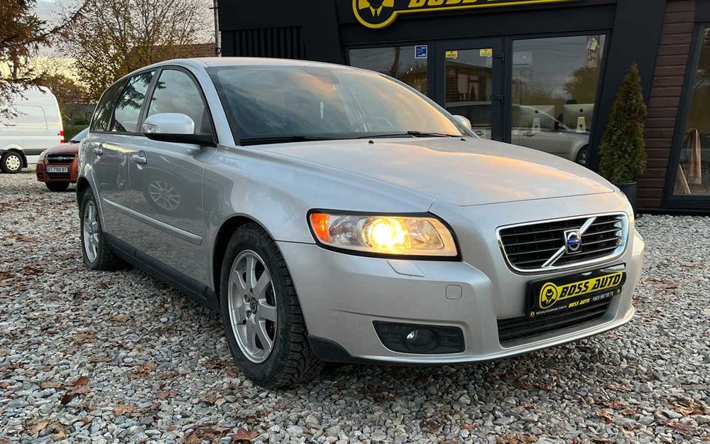 Volvo V50 2008 року