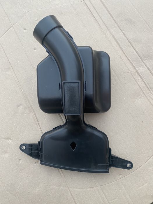 корпус воздушного фильтра воздухозаборник toyota camry USA