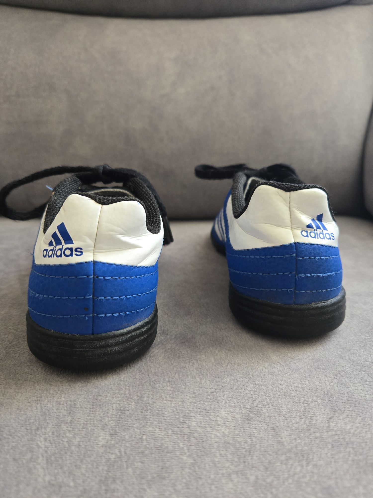 Футбольные бутсы, сороконожки, футзалки Adidas. Оригинал. Размер 29