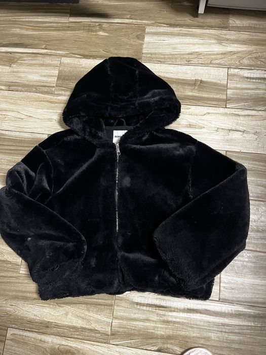 Черная шубка.