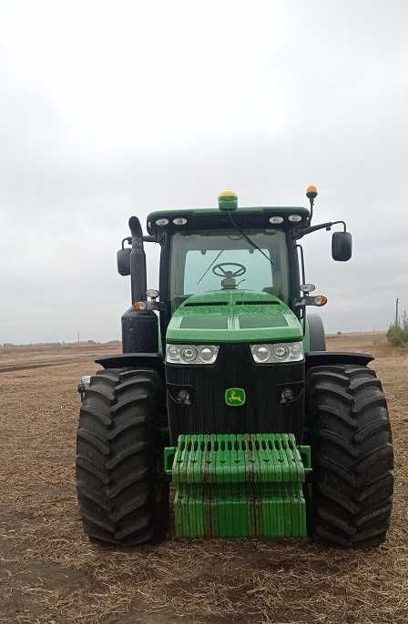 трактор John Deere 8335R Powеr Shift . Рік випуску  2013 6700м.г.