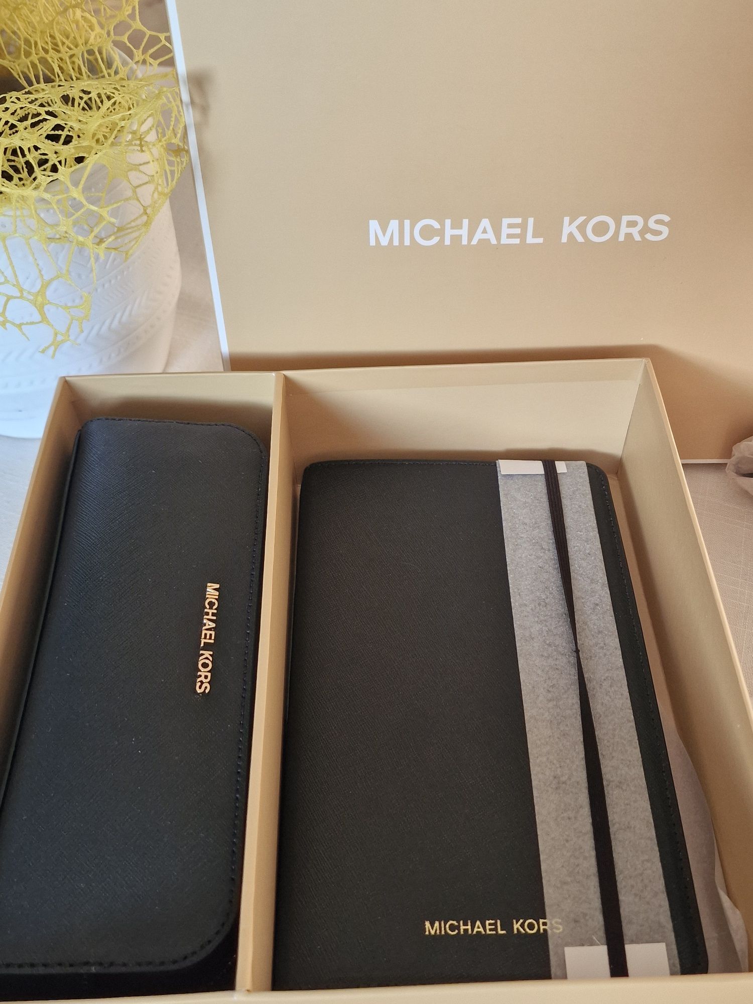 Michael Kors- zestaw upominkowy, kosmetyczka, notes