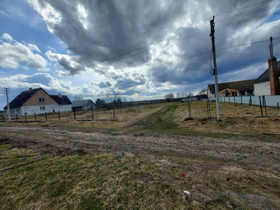 Земля,25 соток,підциря.