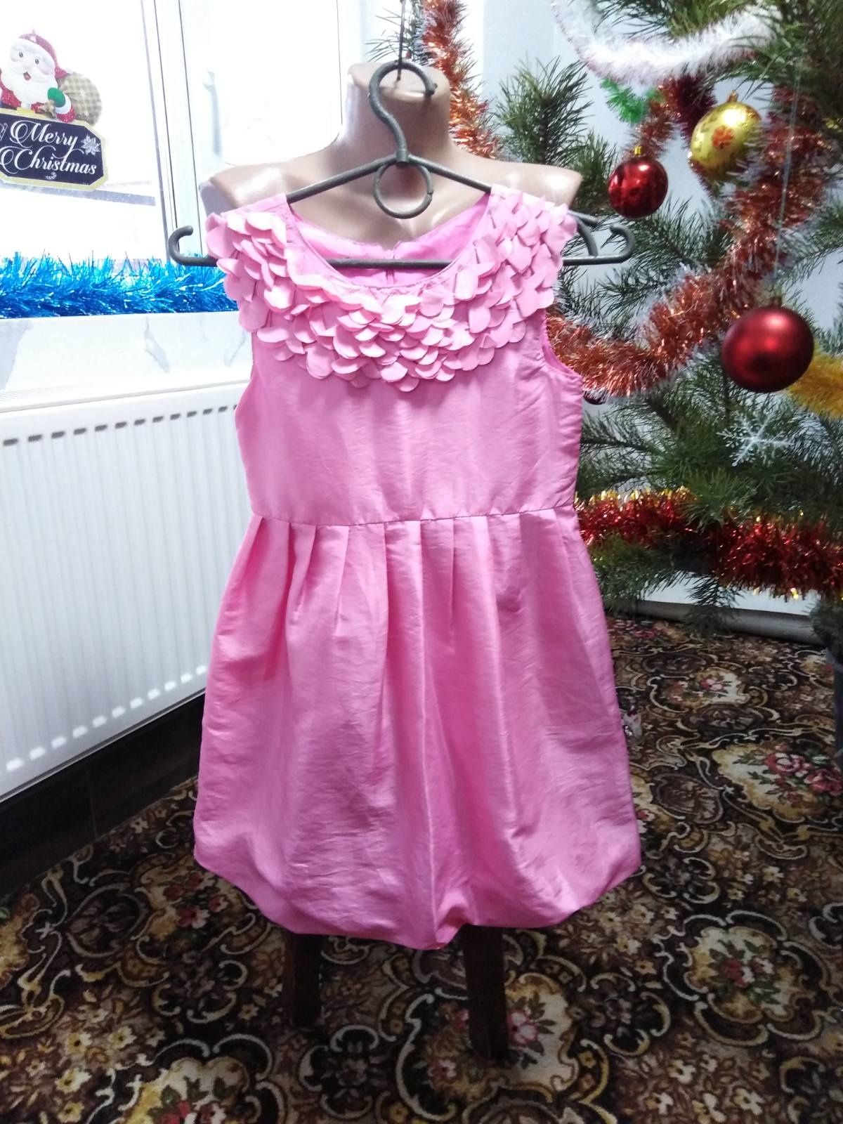 Новорічна сукня Плаття на 4-6років.