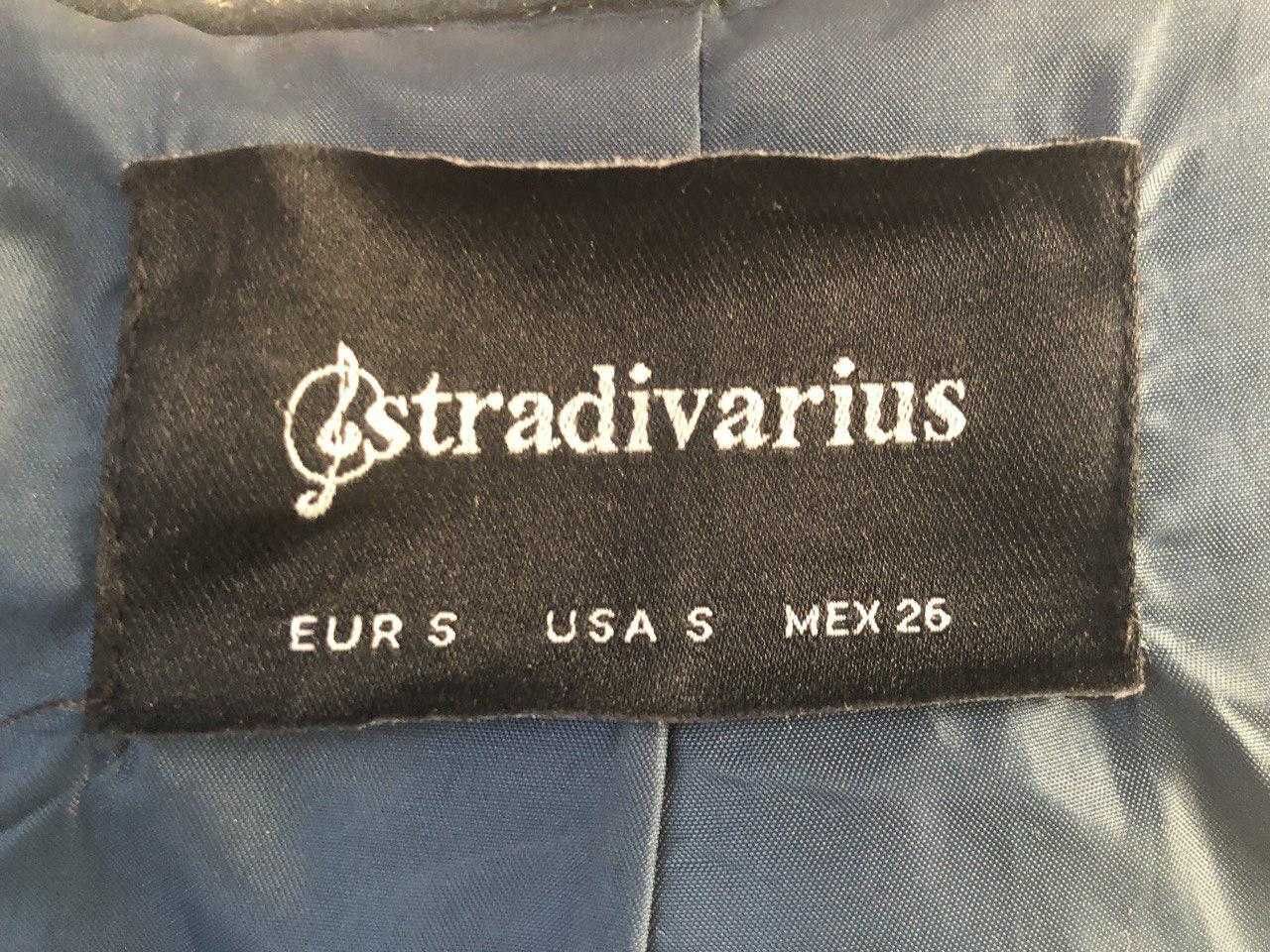 Штучна шуба від Stradivarius